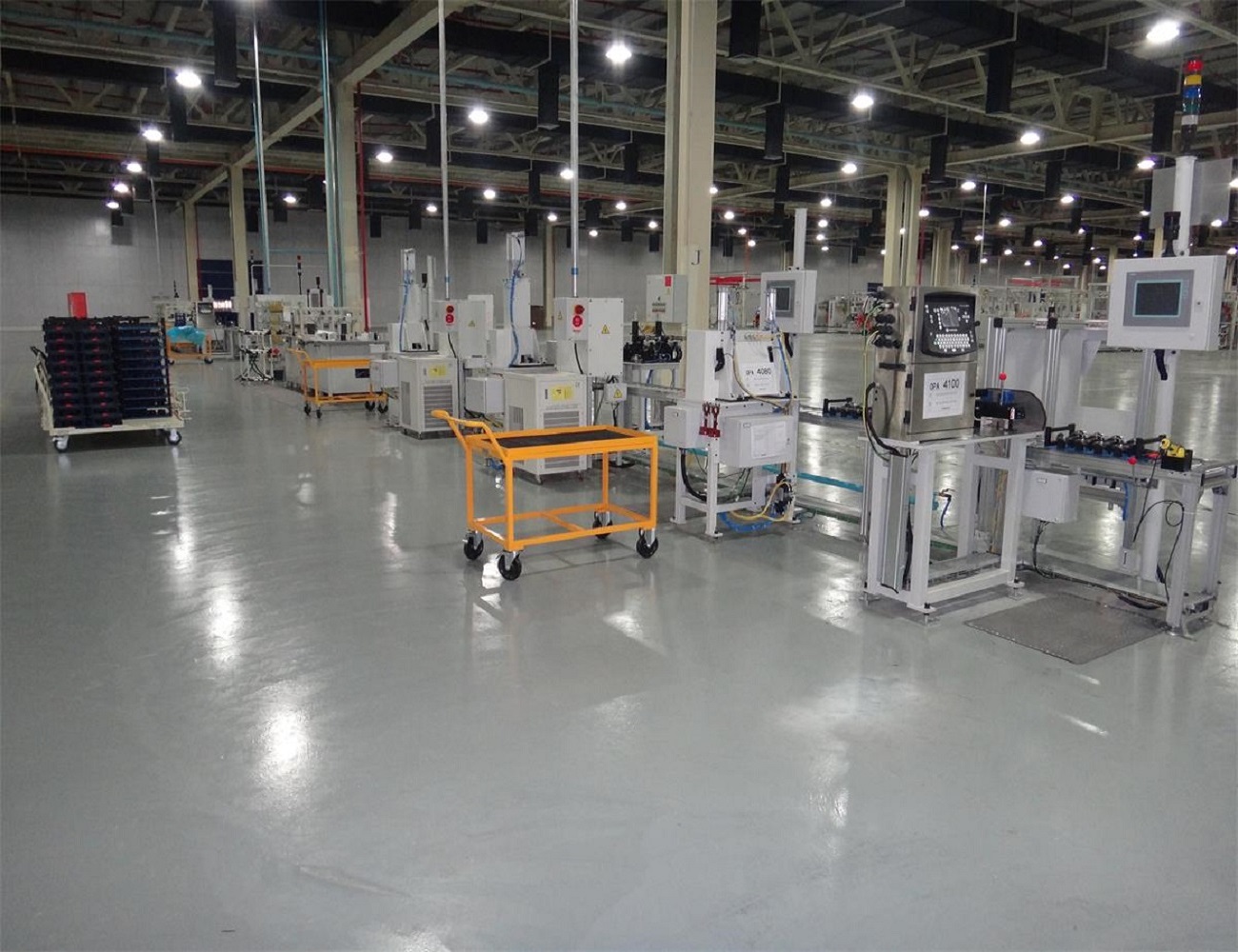 拖拉机底盘装配线